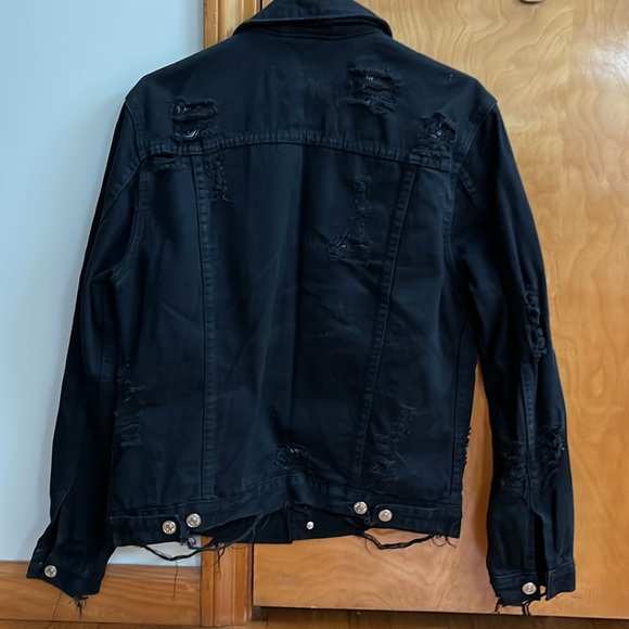 PacSun Black Denim Jean Jacket super stylish w inner paisley style gray liner! - Picture 2 of 9